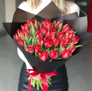 Стильные букеты тюльпанов на 8 Марта!