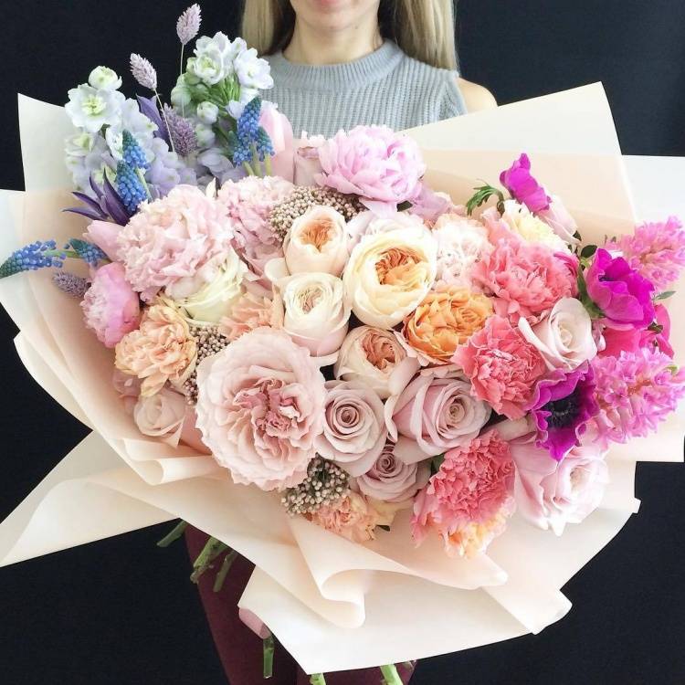 Букет авторский  "Яркие чувства"