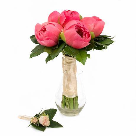 Букет невесты с пионами «Коралловый»