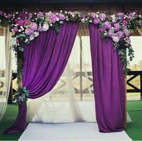 Свадебная арка фиолетовый акцент  